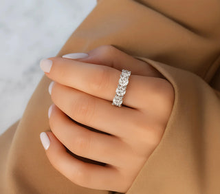 Moissanite-Eternity-Rings Loose Moissanite